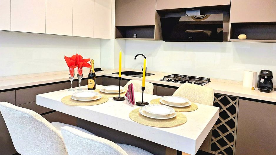 Închiriere apartament 3 camere | Parcare + Debara privată incluse - Poză 3