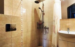 Casa cu spatiu comercial  si teren in zona Afi - Poză 7