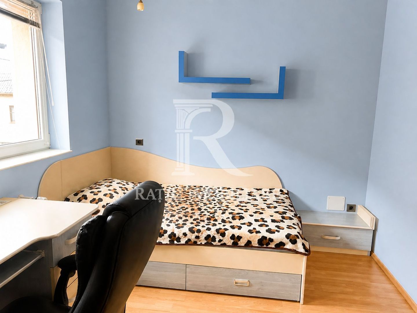 Casă elegantă de vânzare | Complet mobilată și utilată | Oradea - Poză 16