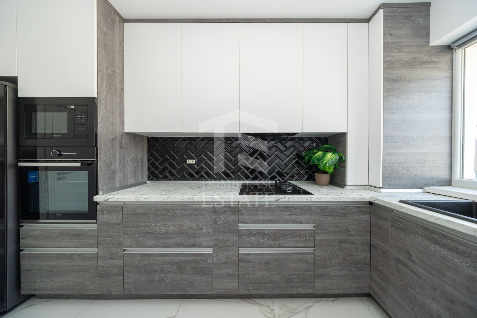 Subcetate|Coresi-Apartament 2 camere 60 mp+loc de parcare - Poză 1