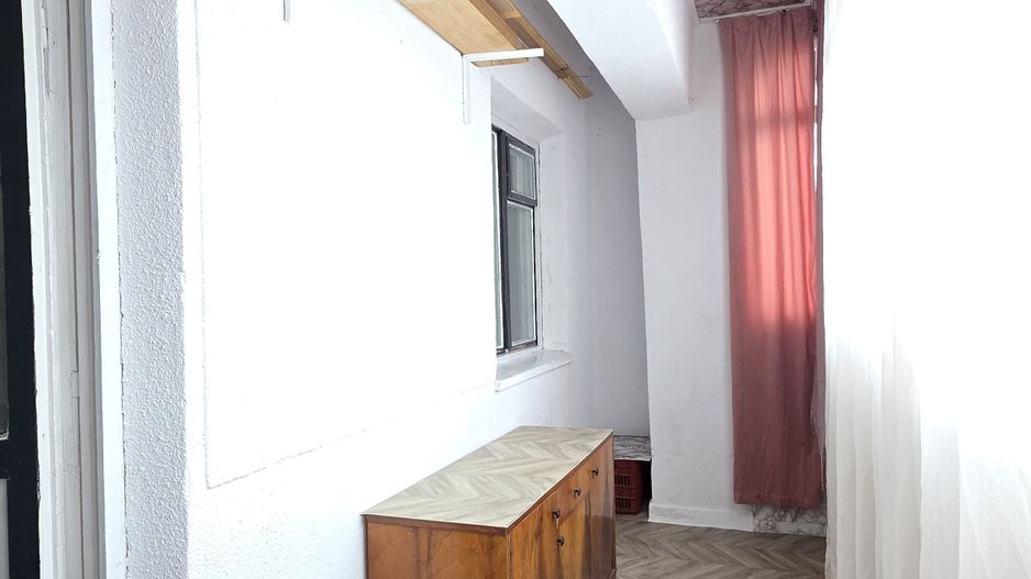 Apartament cu 3 camere, etaj 3, mobilat și utilat, zona GARĂ; - Poză 10