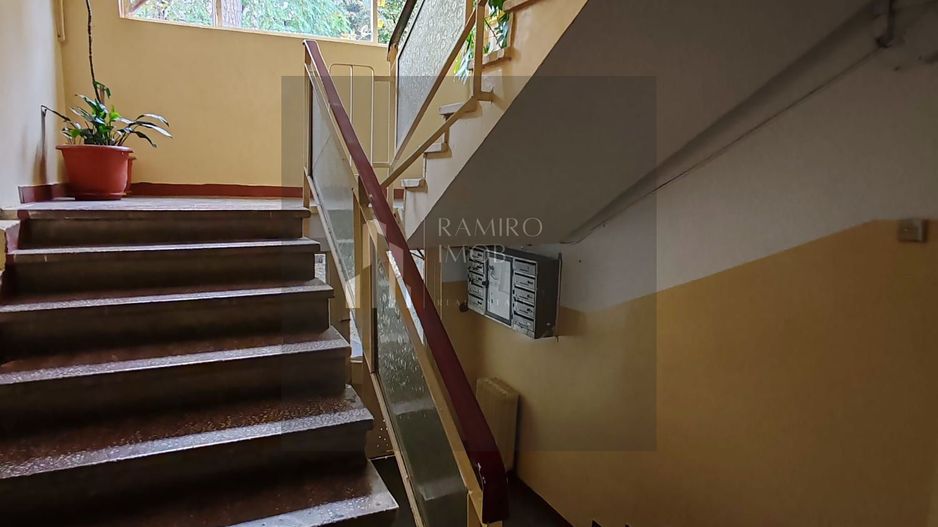 Apartament 2 camere, Sector 4, Resita/Luica, decomandat, spatios - Poză 11