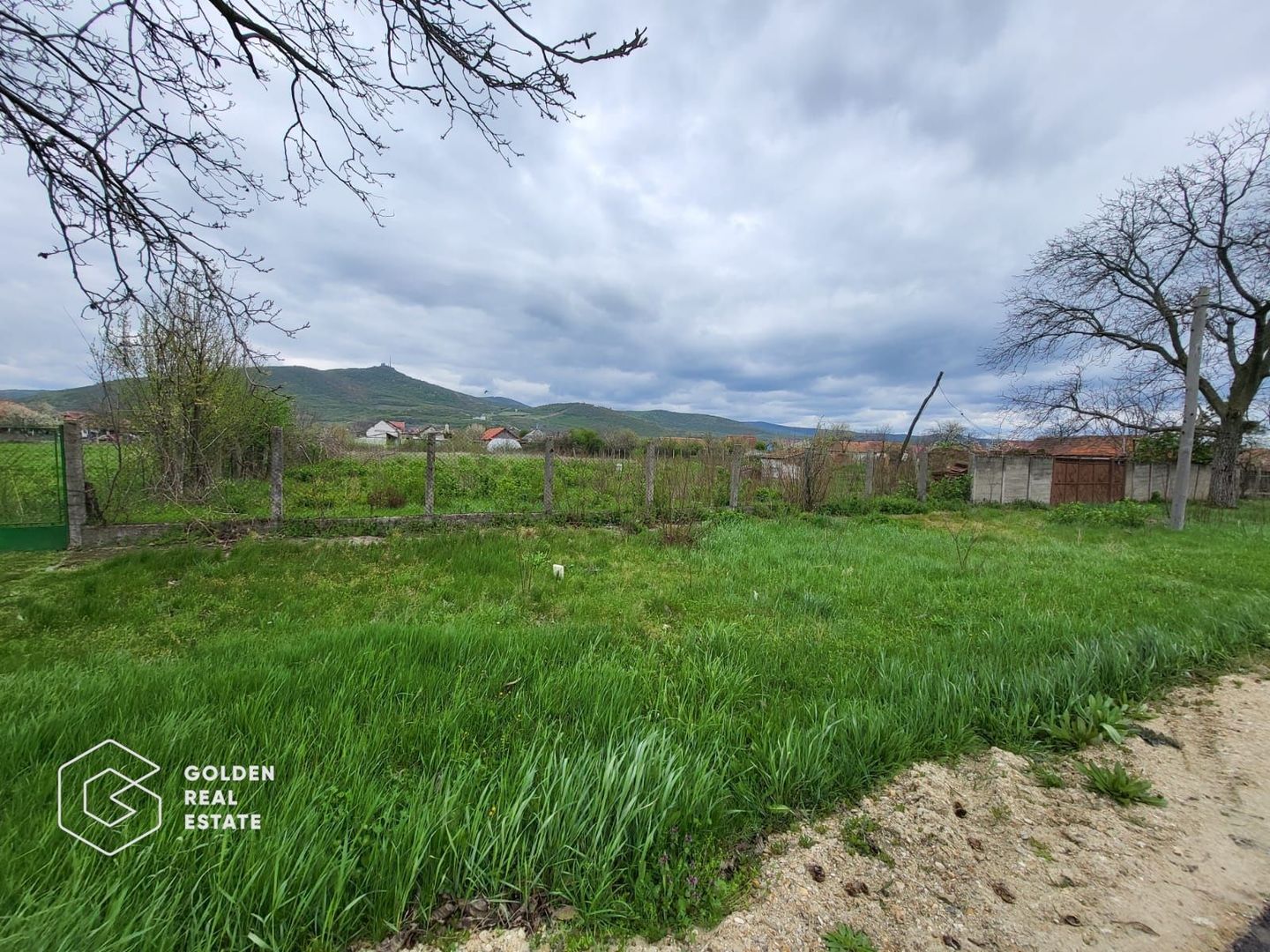 Teren intravilan, comuna Siria - Poză 2