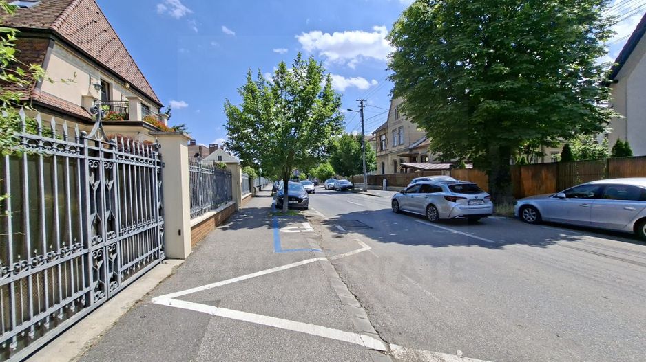Casa individuala 185 mp utili S + P + E garaj si teren 777 mp Central - Poză 9