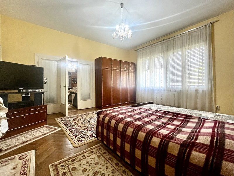Apartament patrimoniu, 130 mp, cu garaj, et 1, in Piața Victoriei- Primărie - Poză 5