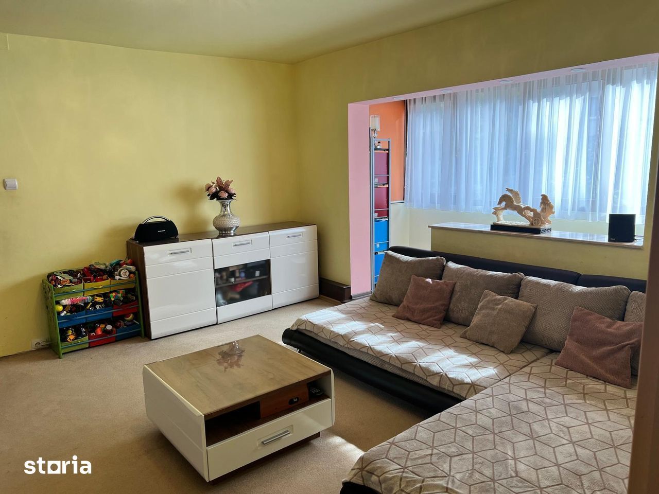 Proprietar vand apartament cu 3 camere, centrala+ baxa, zona Girocului - Poză 2