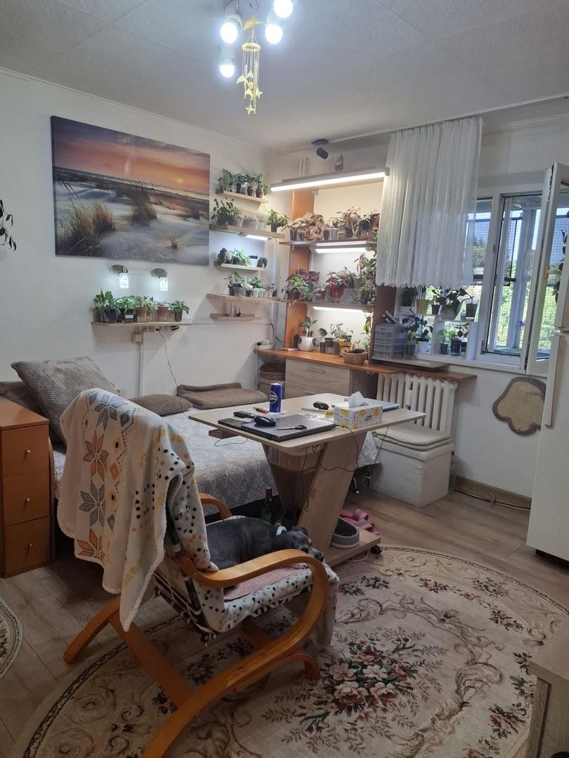 Apartament cu trei camere, Brancoveanu-Luica, 93.0000€ negociabil - Poză 2