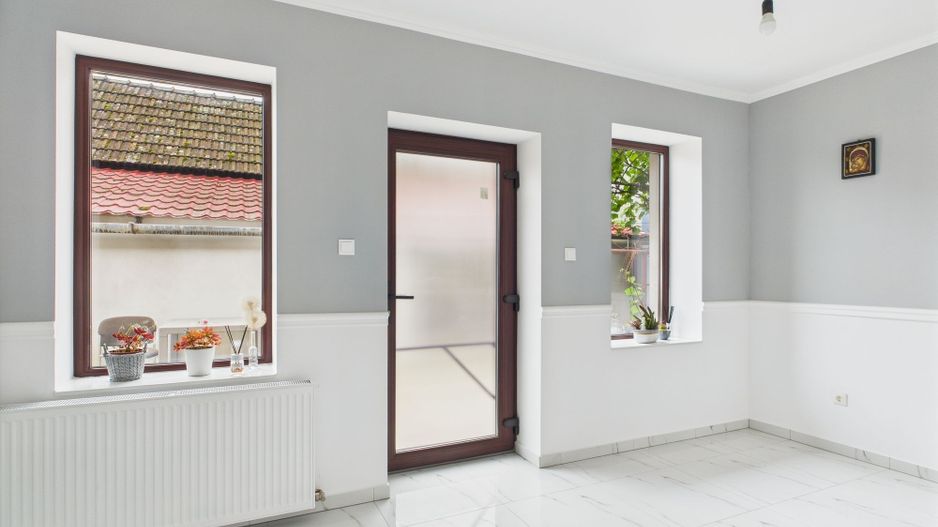 Casă Individuală cu spațiu comercial - Variaș - Poză 7