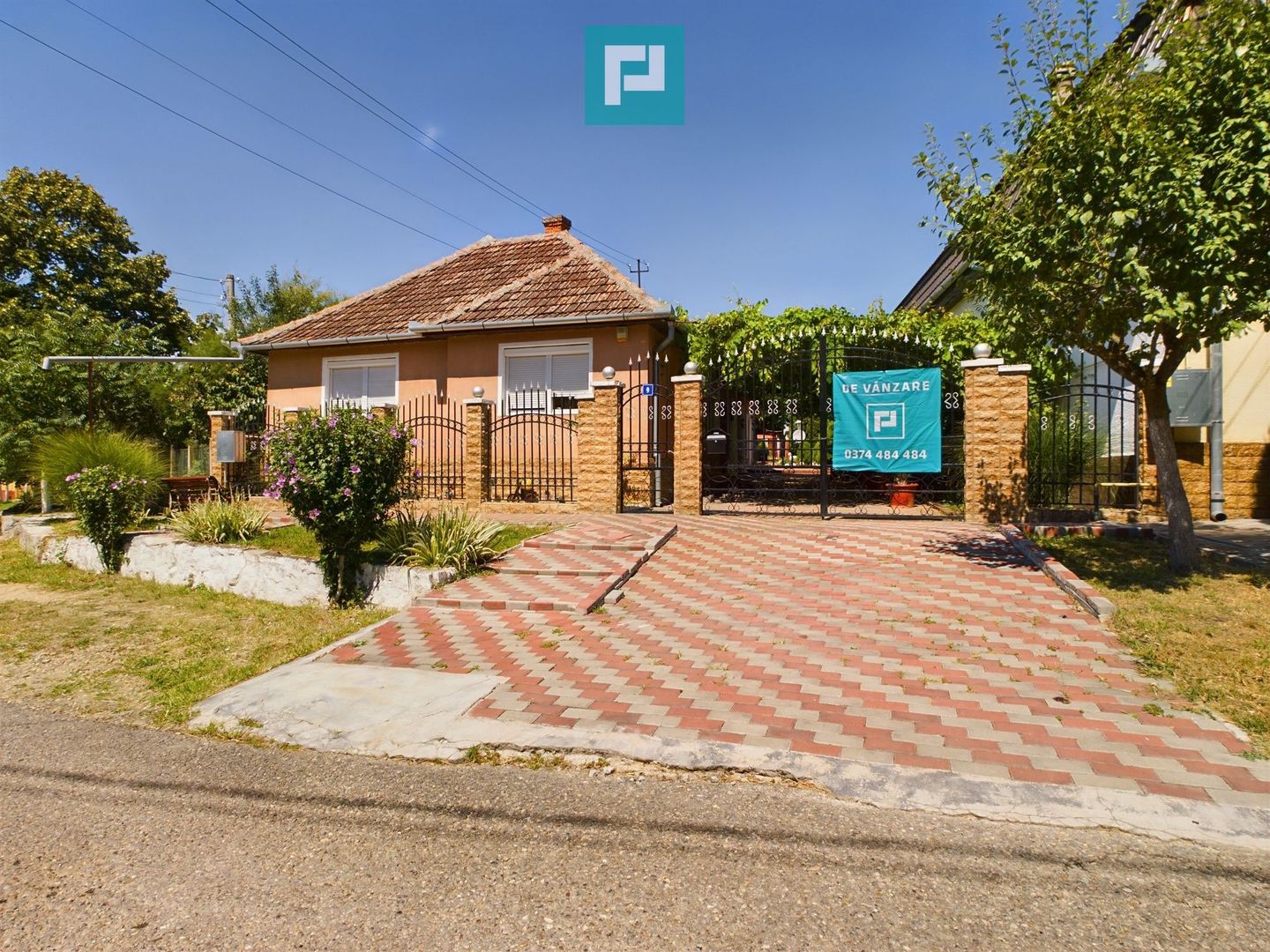 Casă stil conac pe drumul Cetății - Șiria - Poză 3