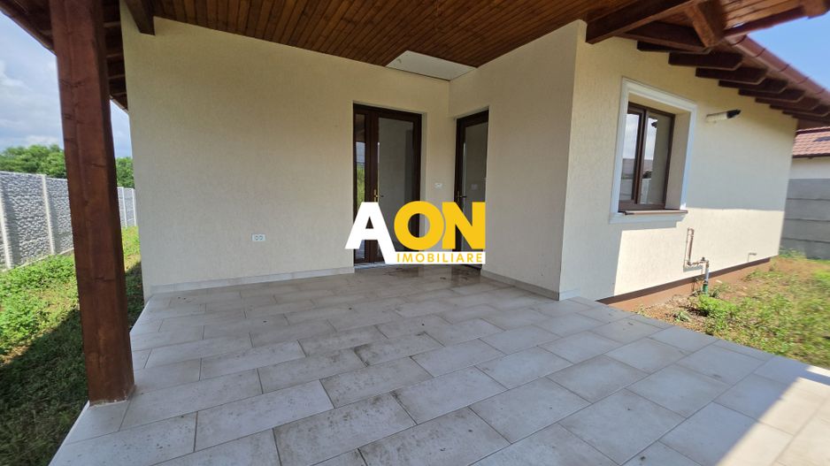 Super Oferta! Casa Individuala 4 Camere, 2 Bai, 700mp Teren - Poză 1