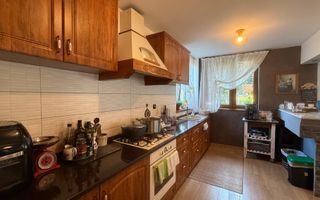 Vila deosebita cu 5 camere pe o strada privata in Borhanci - Poză 5