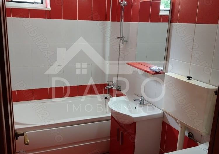 Apartament cu 3 camere - Poză 1