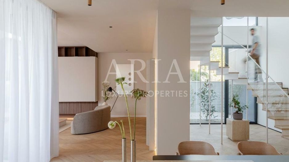 REZIDENȚĂ CONTEMPORANĂ CU DESIGN ICONIC | POZE REALE | - Poză 9