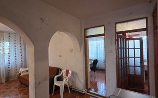 Casă / Vilă cu 8 camere de vânzare în Lapus, Craiova - Poză 8