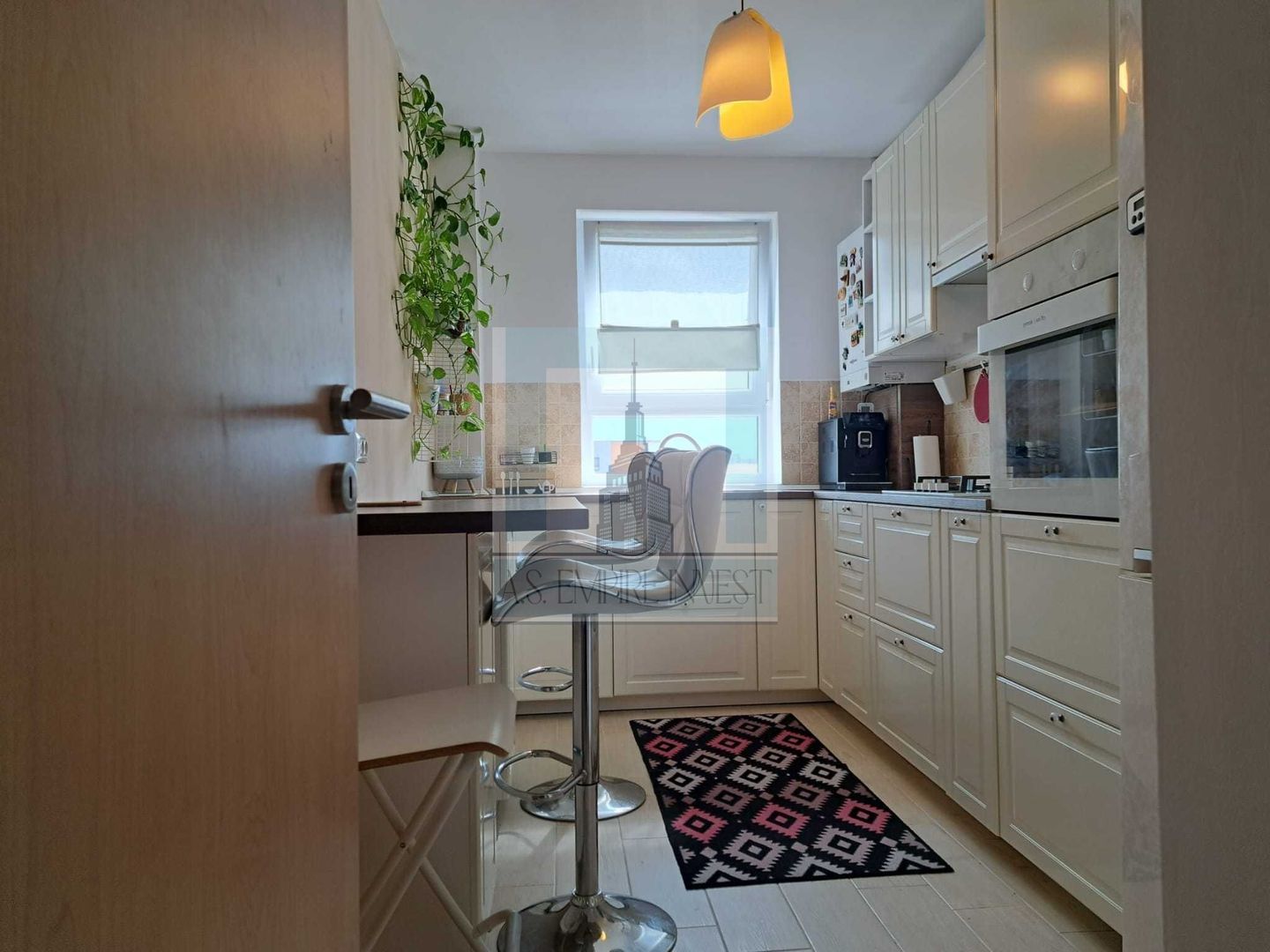 Apartament 3 camere + loc de parcare - zona Tractorul/Nicolae Labis - Poză 4