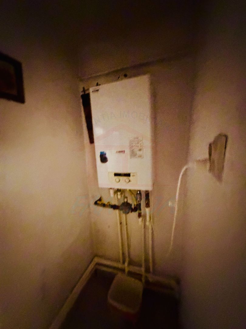 700 mp, teren intravilan, zona Centru, 150.000 euro - Poză 13