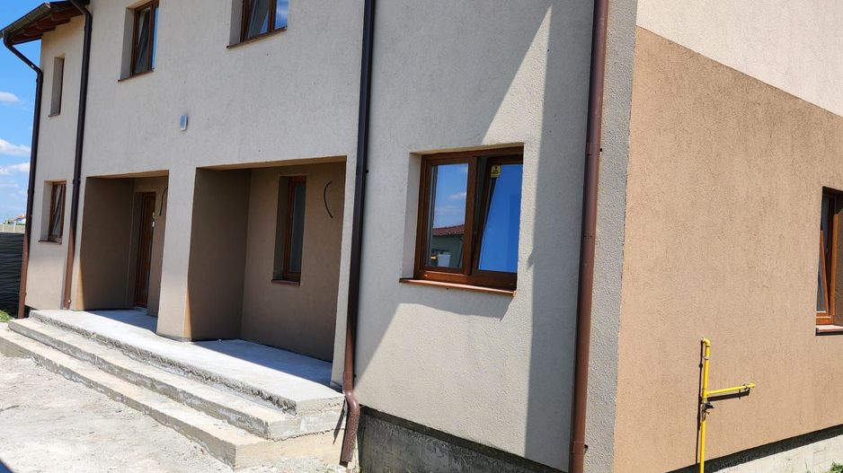 Duplex  cu 4 camere si teren generos , Sacalaz - Poză 1