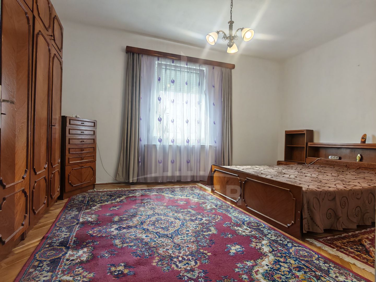 Casă individuală cu 3 camere, curte , în Sibiu, zona Lupeni - Poză 1