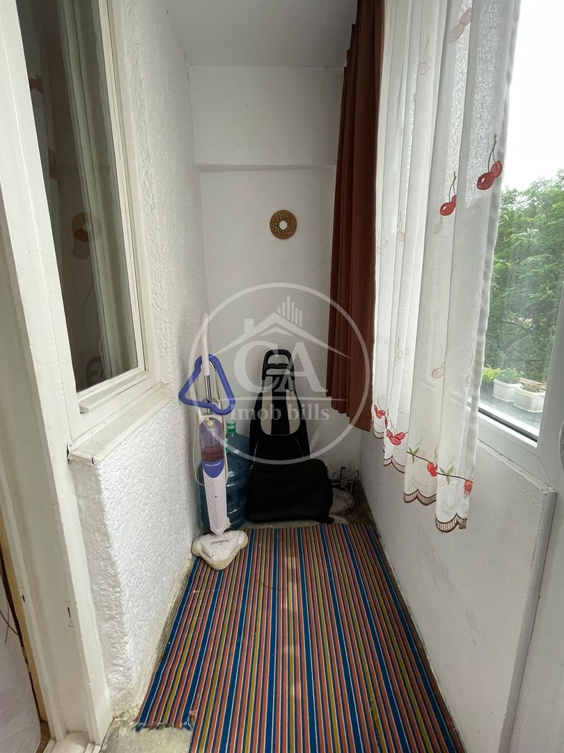 Apartament de vânzare cu 3 camere în zona Dacia, Oradea - Poză 11