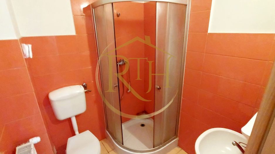 Oferim spre inchiriere, garsoniera cu balcon, zona Soarelui, parcare privata - Poză 16