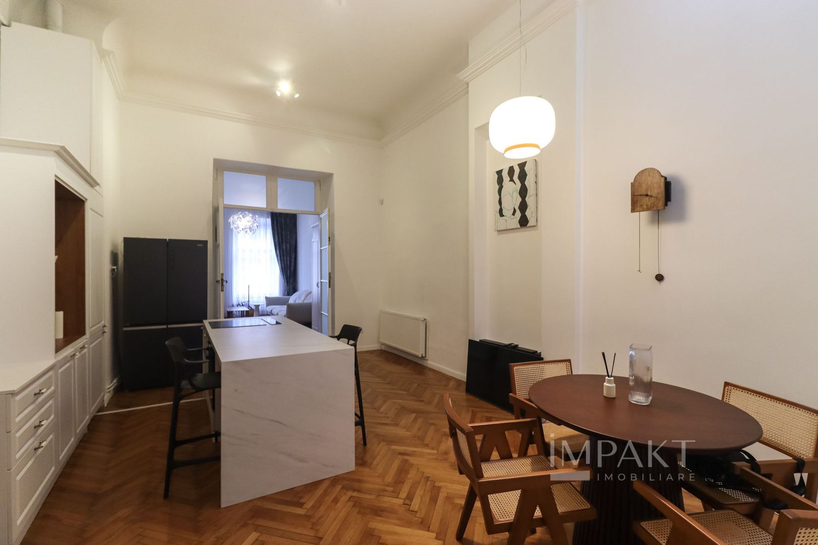 Apartament deosebit cu 4 camere in centrul orasului Cluj Napoca - Poză 4