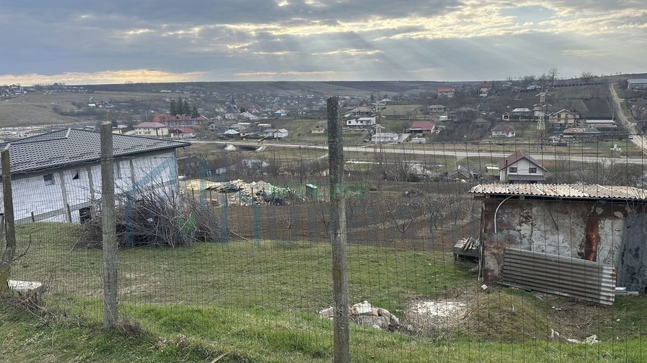 Teren intravilan 1724mp - Poză 4