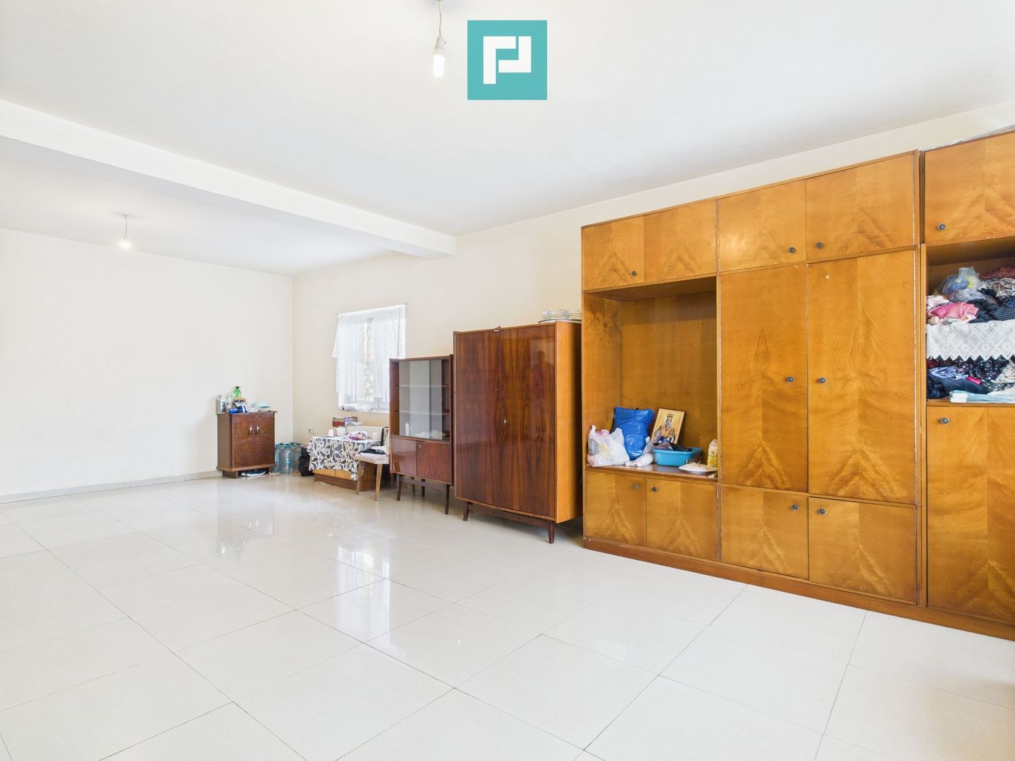 Casă P+E+M în zona Mehala pe arteră principală - Poză 4