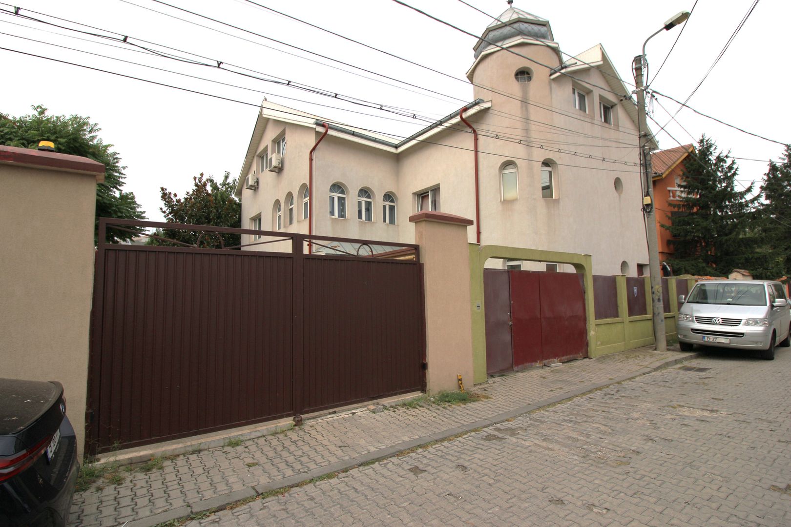 Casa de vanzare P+1+M Drumul Taberei Bucuresti - Poză 1