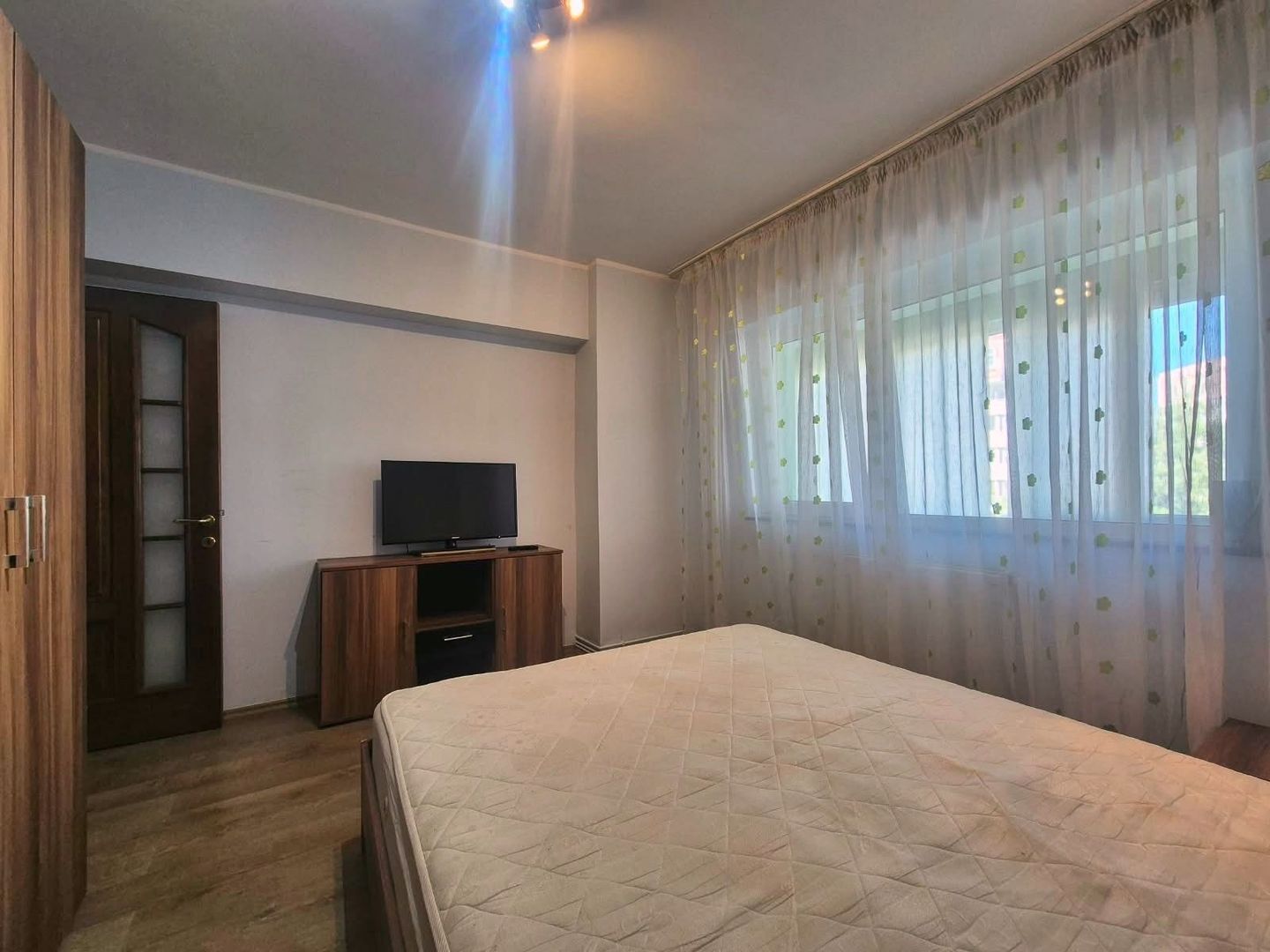 Centru Civic, 2 camere cu loc de parcare, ideal si pentru studenti - Poză 3
