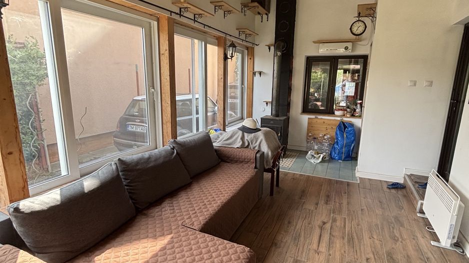 Vilă individuală/poziție avantajoasă în Dumbrăvița! - Poză 15