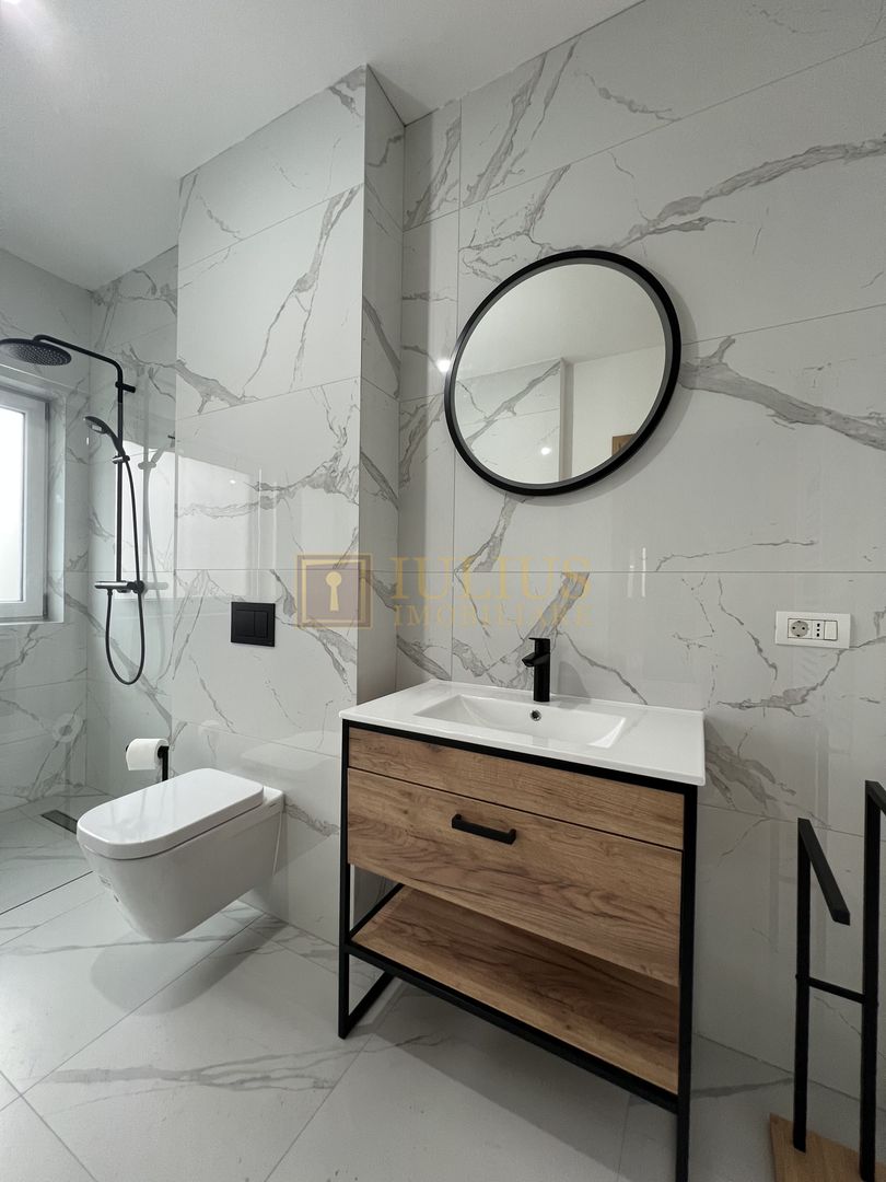 Casa zona Lunei, 5 camere + 3 bai, centrala proprie, rezidential sau birouri ! - Poză 9