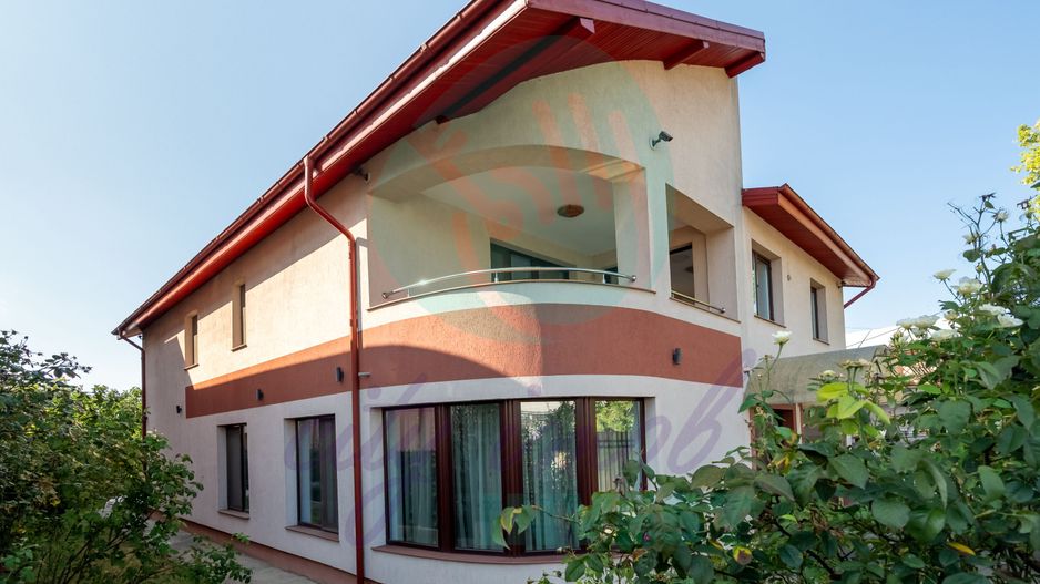 Casa in zona Vitan - Splai, ideala pentru orice tip de activitate sau locuinta - Poză 1