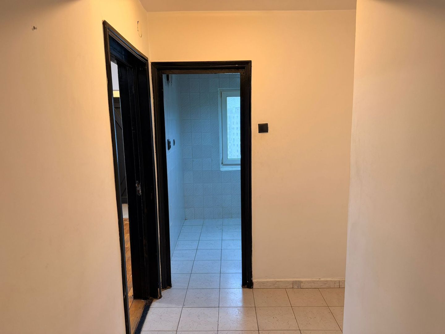 Apartament 2 camere - Semidecomandat - Strada Marcu Armasul - Poză 4