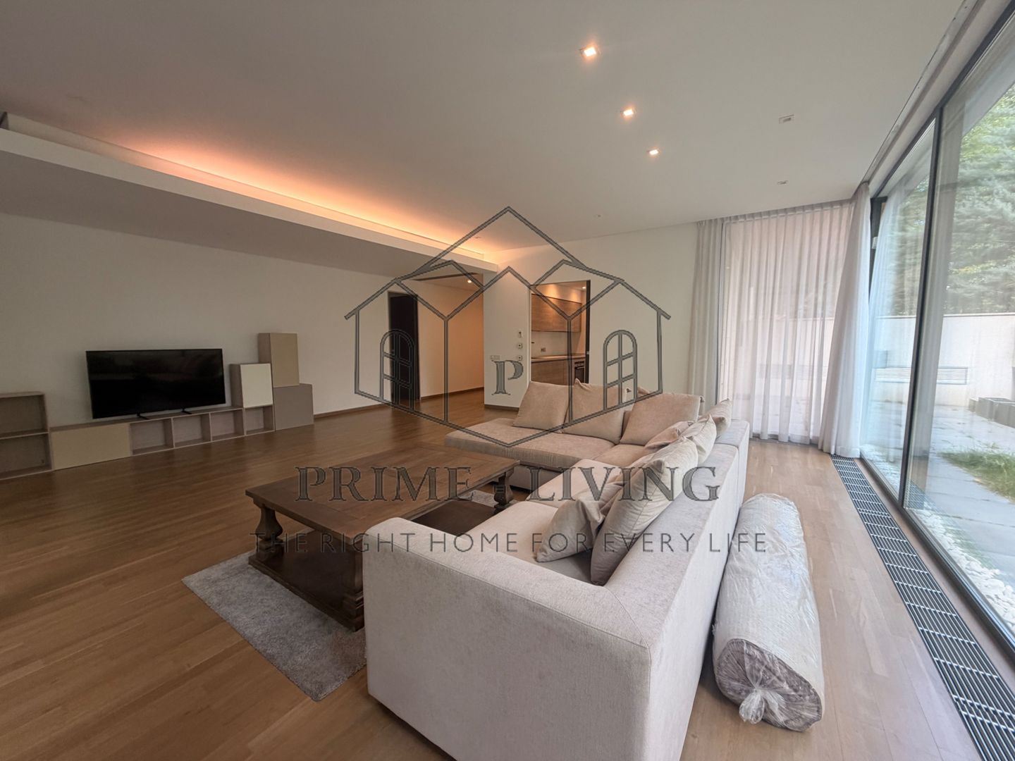 APARTAMENT SPATIOS CU 4 CAMERE LA INCHIRIERII IN ZONA PRIMAVERII - Poză 1