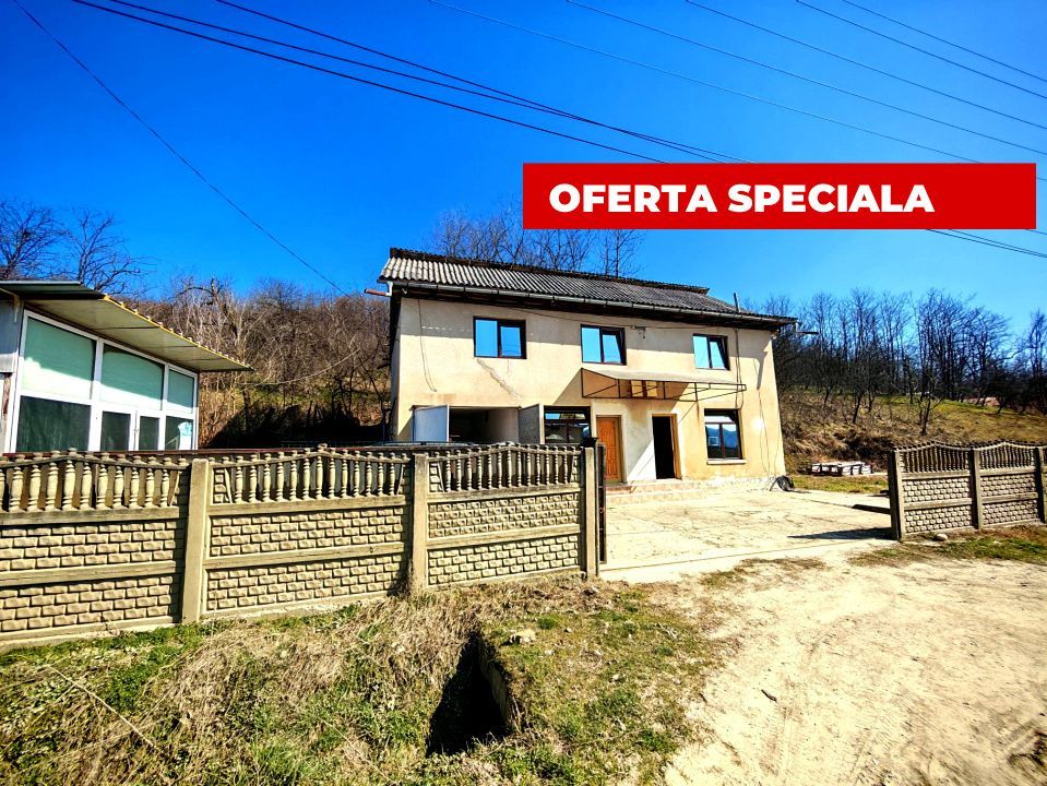 Casă cu teren generos în Dârmănești, Argeș-ideală pentru locuința sau afacere  - Poză 1