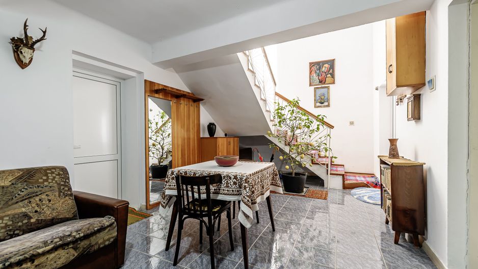 Preț NOU! Casa P+2 în zona centrală Chișineu-Criș - Poză 6