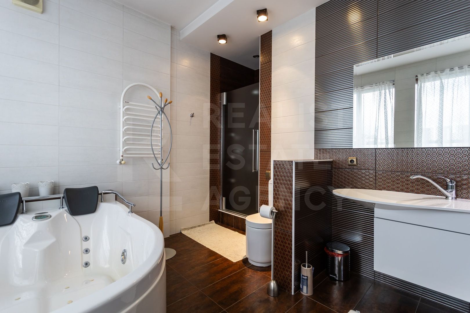 Chirie, apartament, 4 camere, strada Mihai Eminescu, Centru - Poză 17