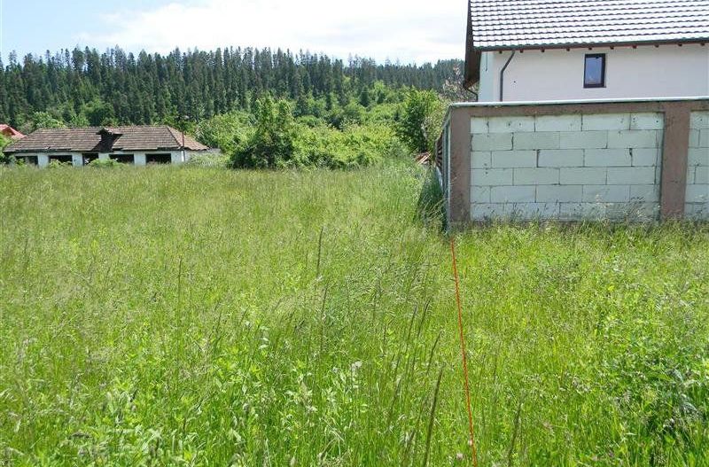 Teren intravilan cu utilitati in centrul comunei Cristian - Poză 5