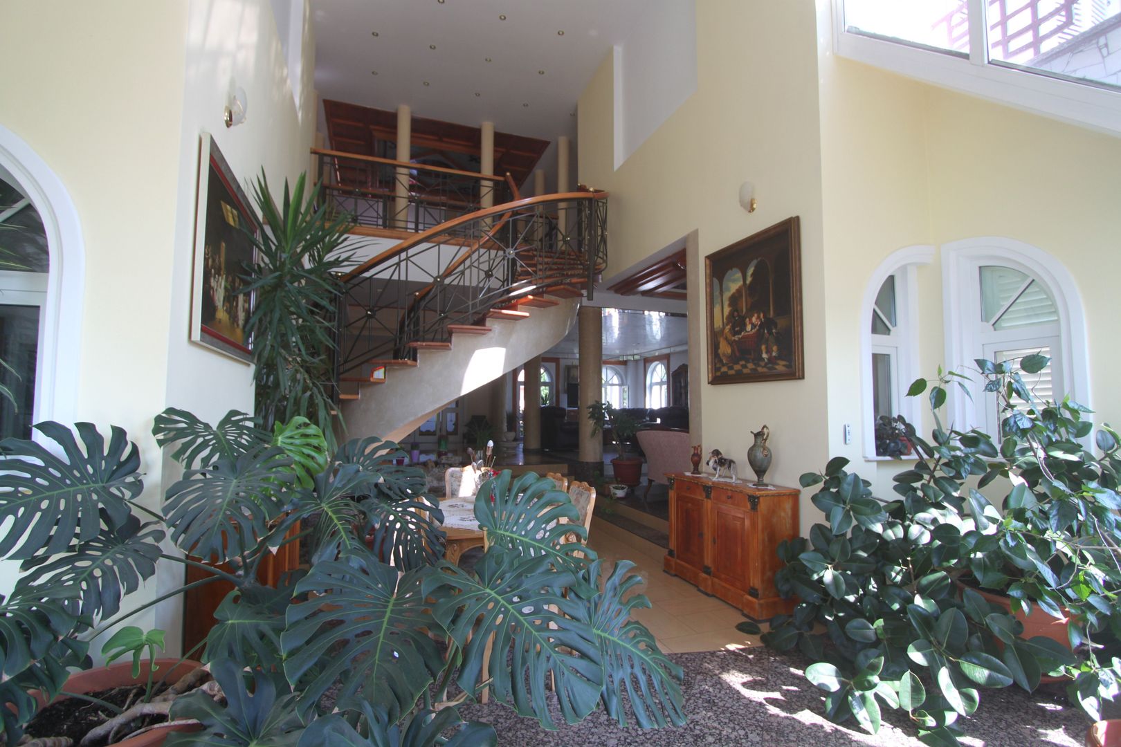 Casă / Vilă cu 8 camere de vânzare în zona Semicentral - Poză 22