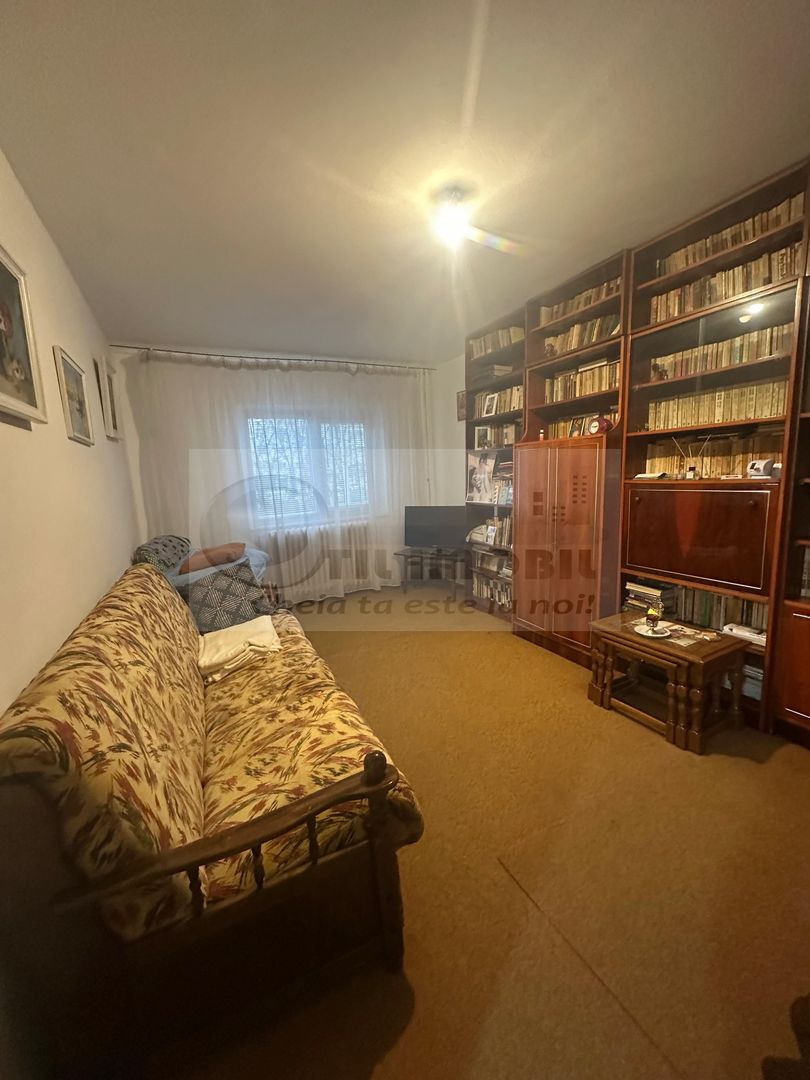 APARTAMENT 3 CAM  DECOMANDAT SF LAZAR LANGA  AMAZON LIBER - Poză 2