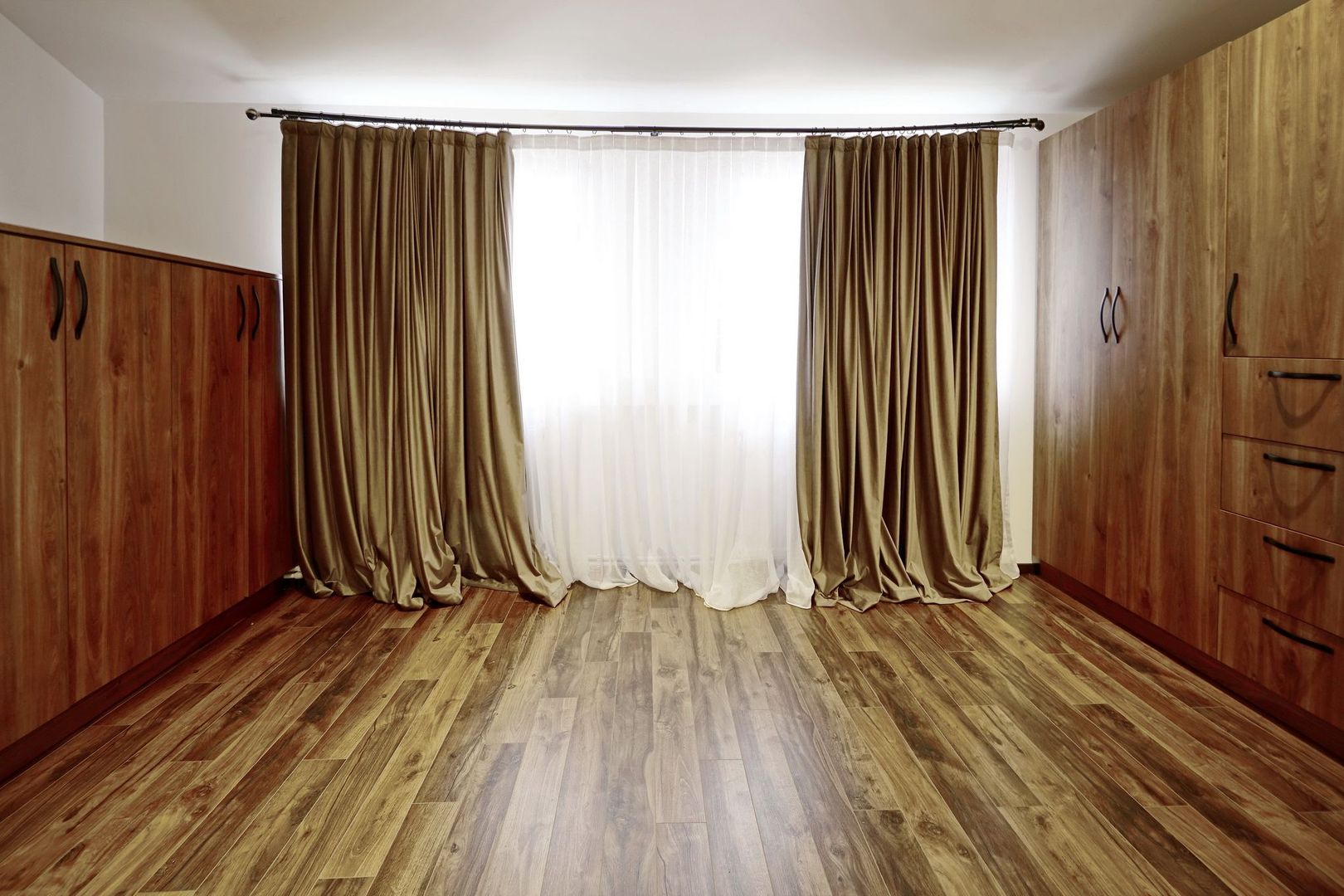 👉 Vilă spectaculoasă pe lac – Ghermănești | 573 mp | Terasă, ponton, - Poză 41