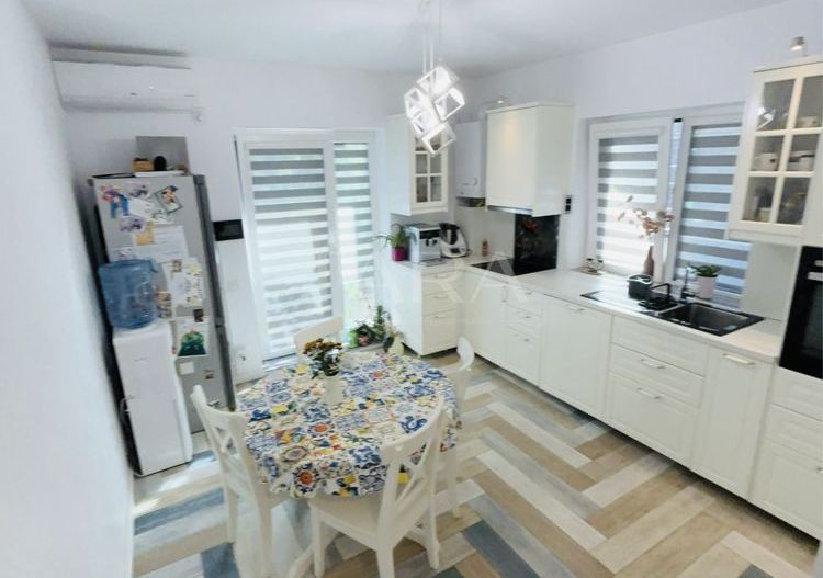 Duplex de Lux cu 4 Camere - Poză 2