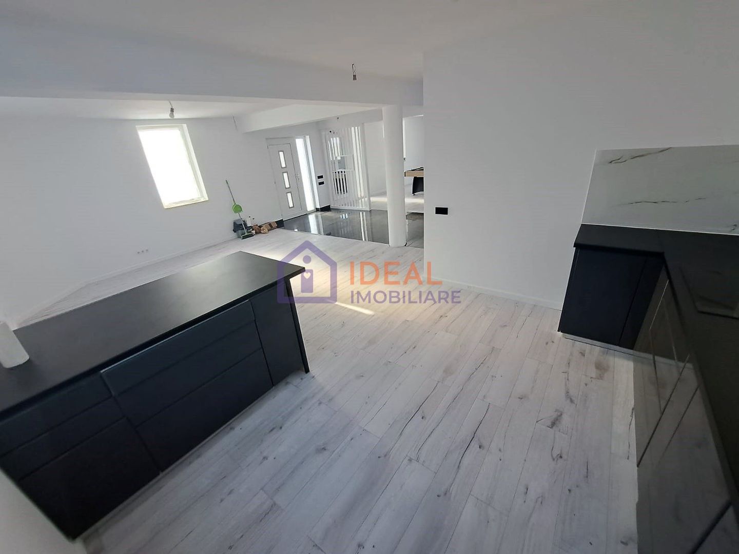 Casa Individuala LA CHEIE cu 250 mp utili, zona Strand - Poză 14