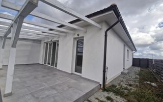 Casă / Vilă cu 4 camere de vânzare în Mosnita Noua - Poză 7
