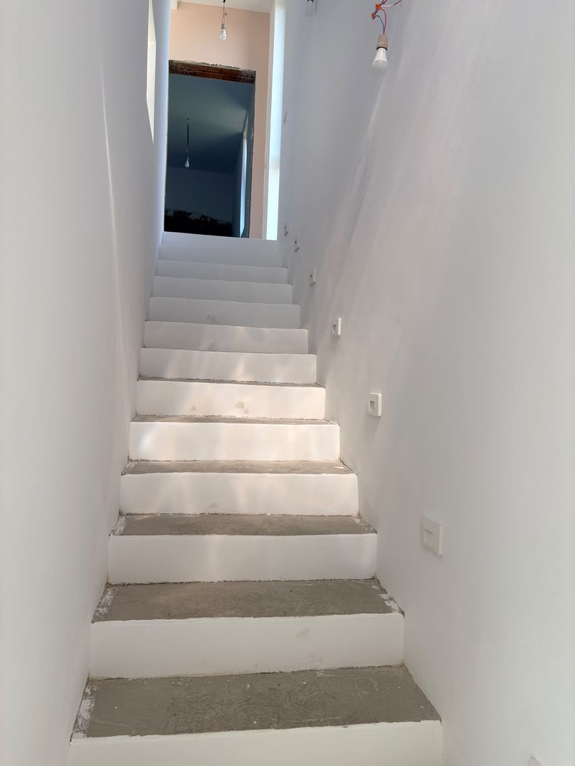 VILĂ CONTEMPORANĂ DE VÂNZARE – 450.000 €     COMISION% - Poză 8