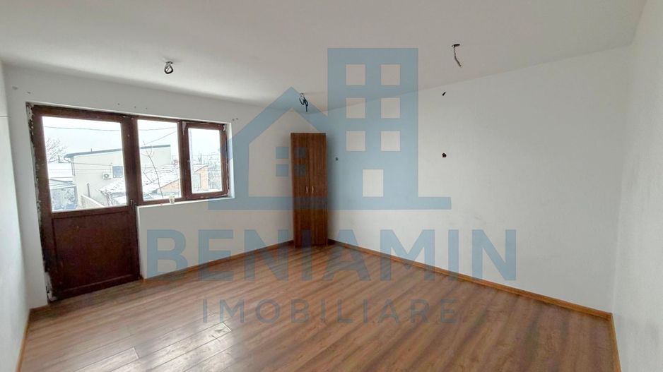 Casa situata in Catargiu Baraganului P+1+M suprafata 170mp-zona buna - Poză 5