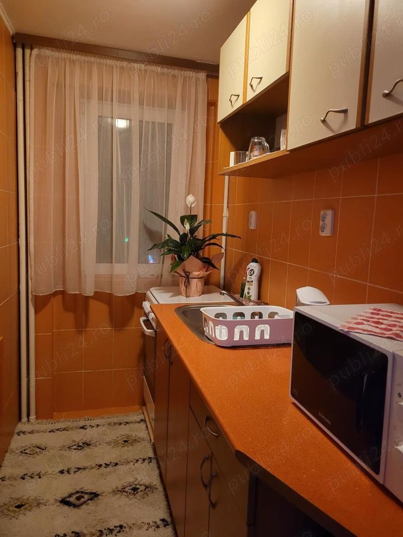 Apartament cu 3 camere de vanzare - Poză 3