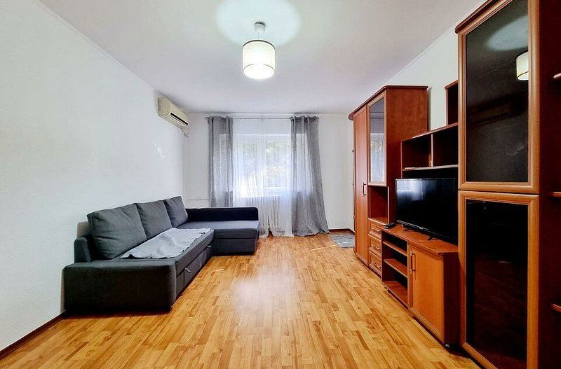 2 Cam Militari Gorjului Metrou Etaj 1Din4 Renovat - Poză 1