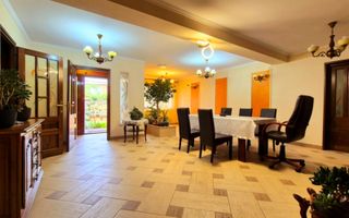 Cauți o casă mare sau spațiu pentru business? Aici le ai pe ambele! - Poză 23