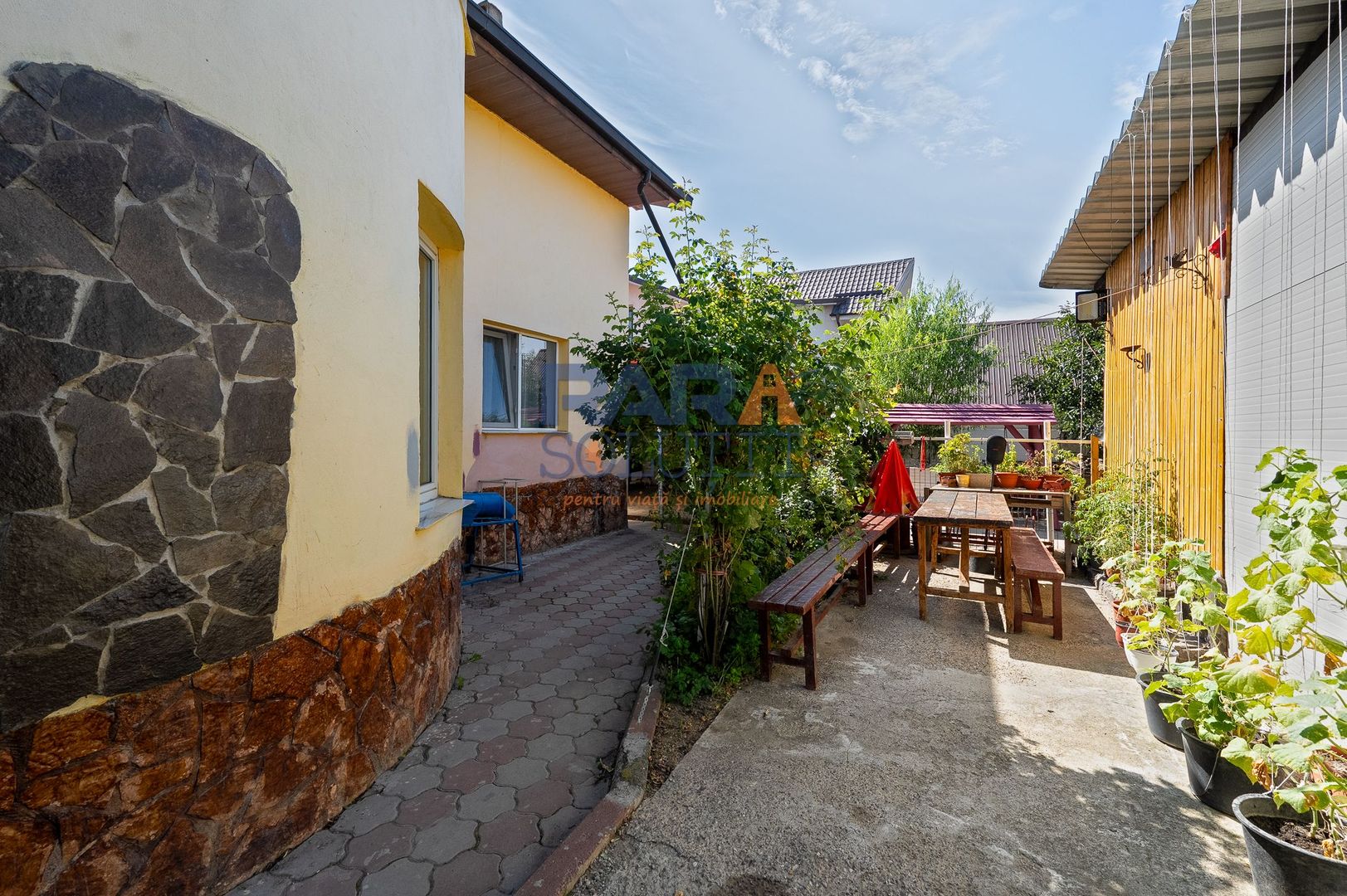 Vilă din cărămidă cu 4 dormitoare și 3 băi - Poză 16